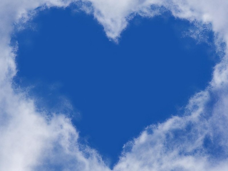 Heart Cloud in Blue Sky (하트 모양 구름과 푸른 하늘)